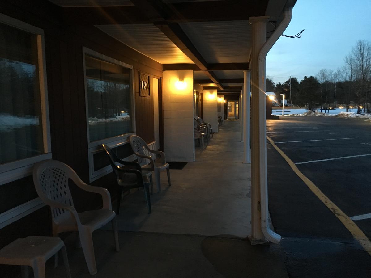 גלנס פולס Landmark Motor Inn מראה חיצוני תמונה
